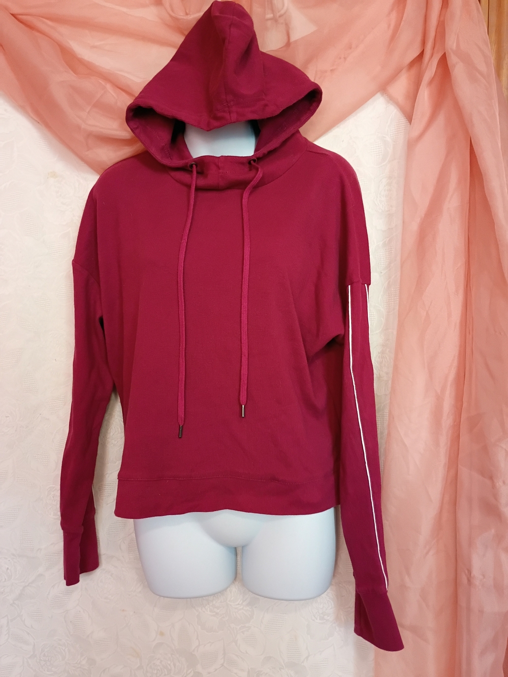 bcg Women’s Hooded Pullover Sweatshirt in Wine Sz M